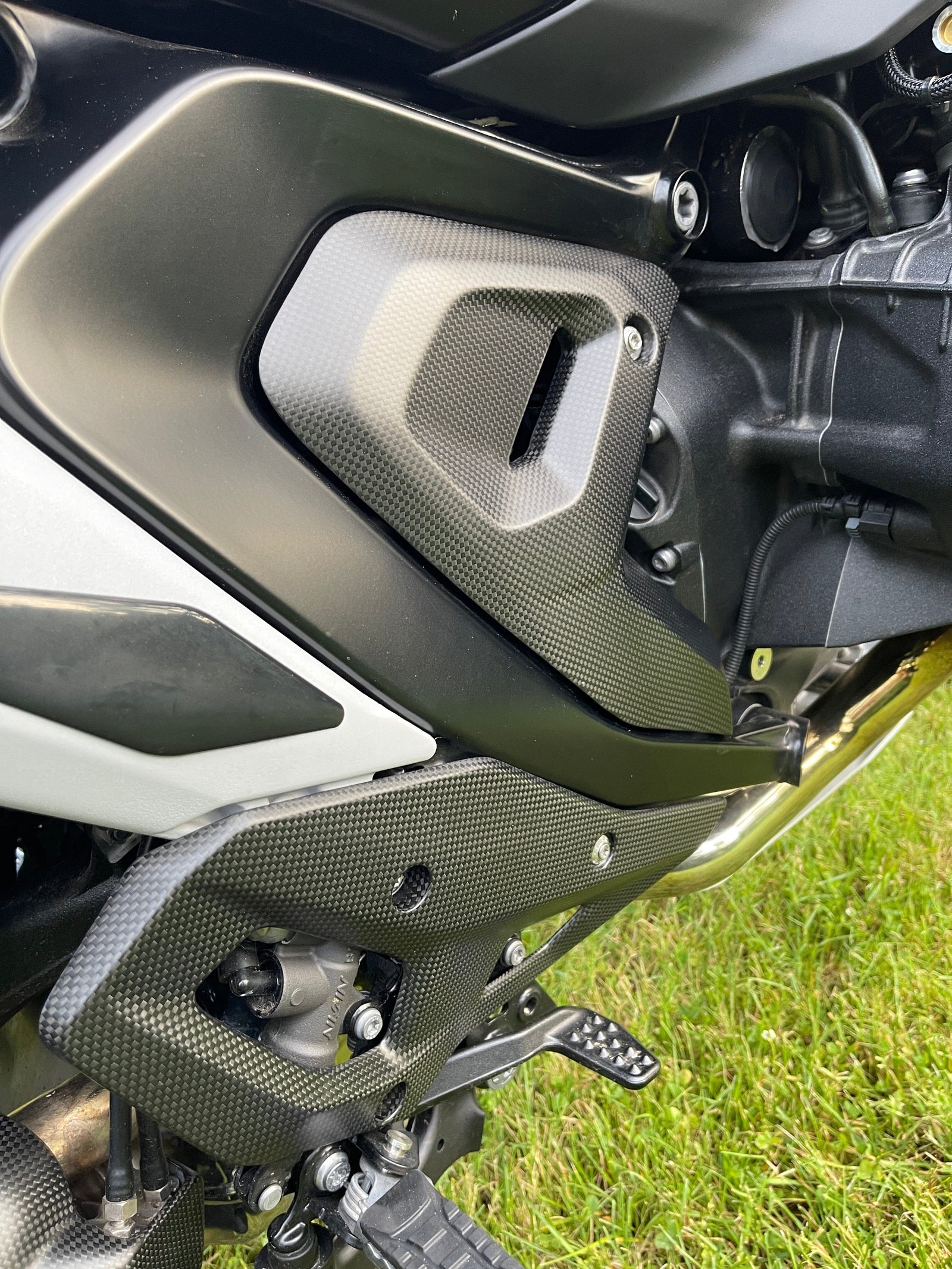 Ducabike DBK BMW R1300GS Matt Carbon Side Panels