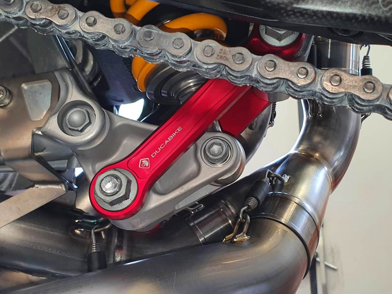 ADR08 SFV4/PAN.V4 Rear Reaction Rods