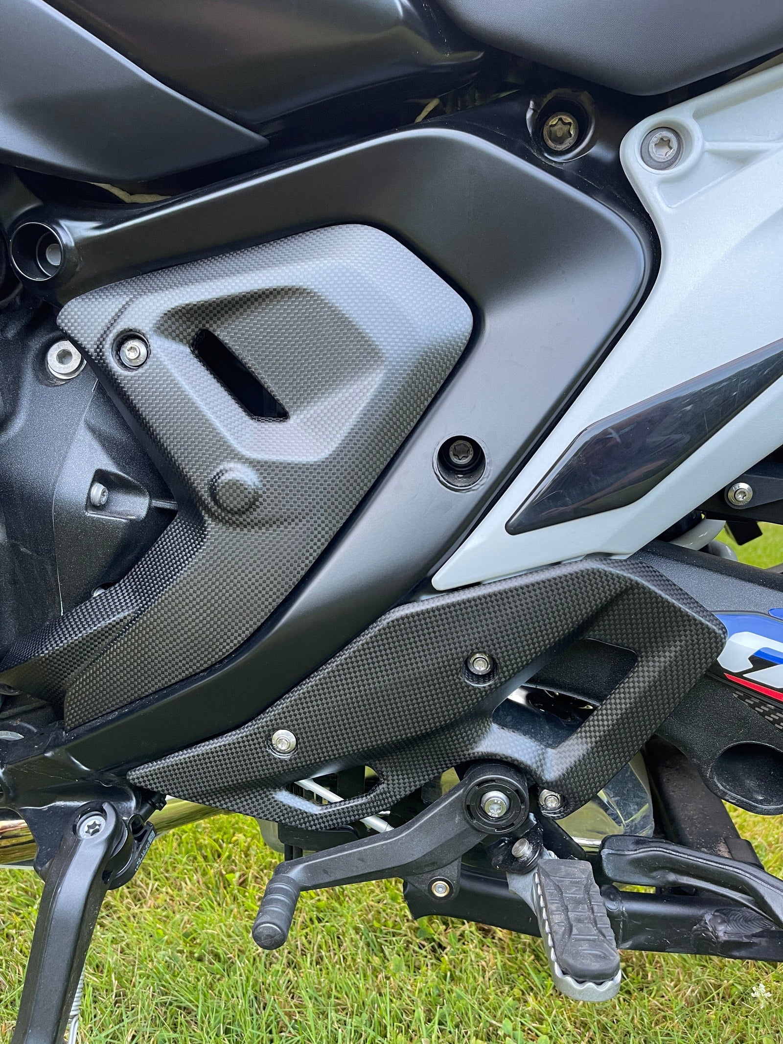 Ducabike DBK BMW R1300GS Matt Carbon Side Panels