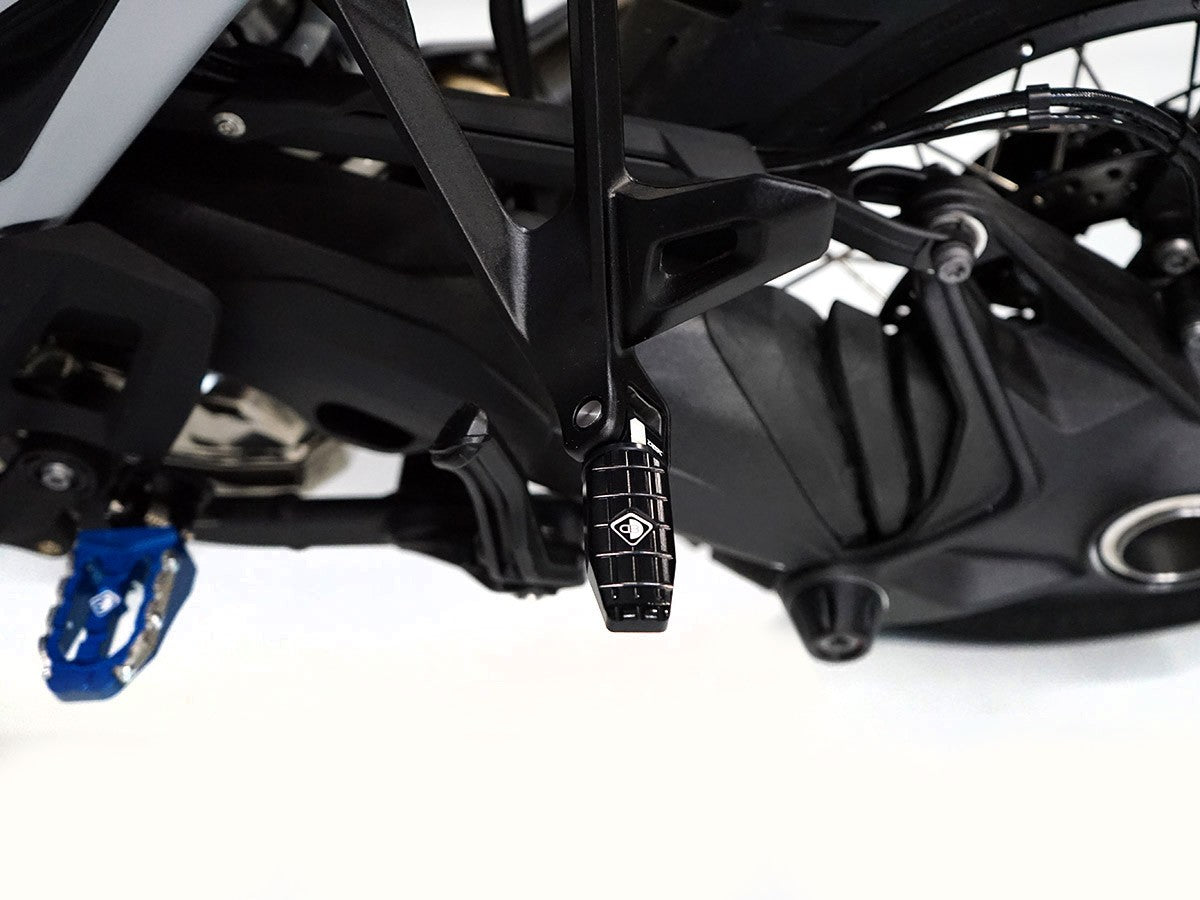 KPDM09 - BMW R1300GS SPORT PASSENGER FOOTPEGS KIT