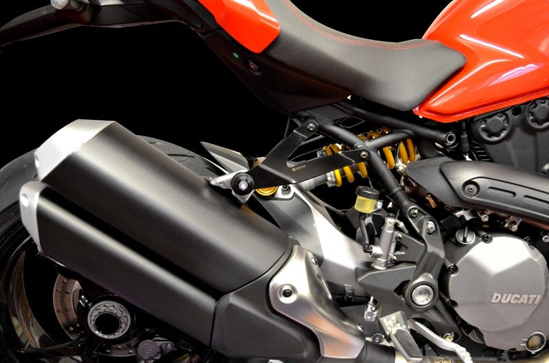 SS01 - EXHAUST SUPPORT M1200R
