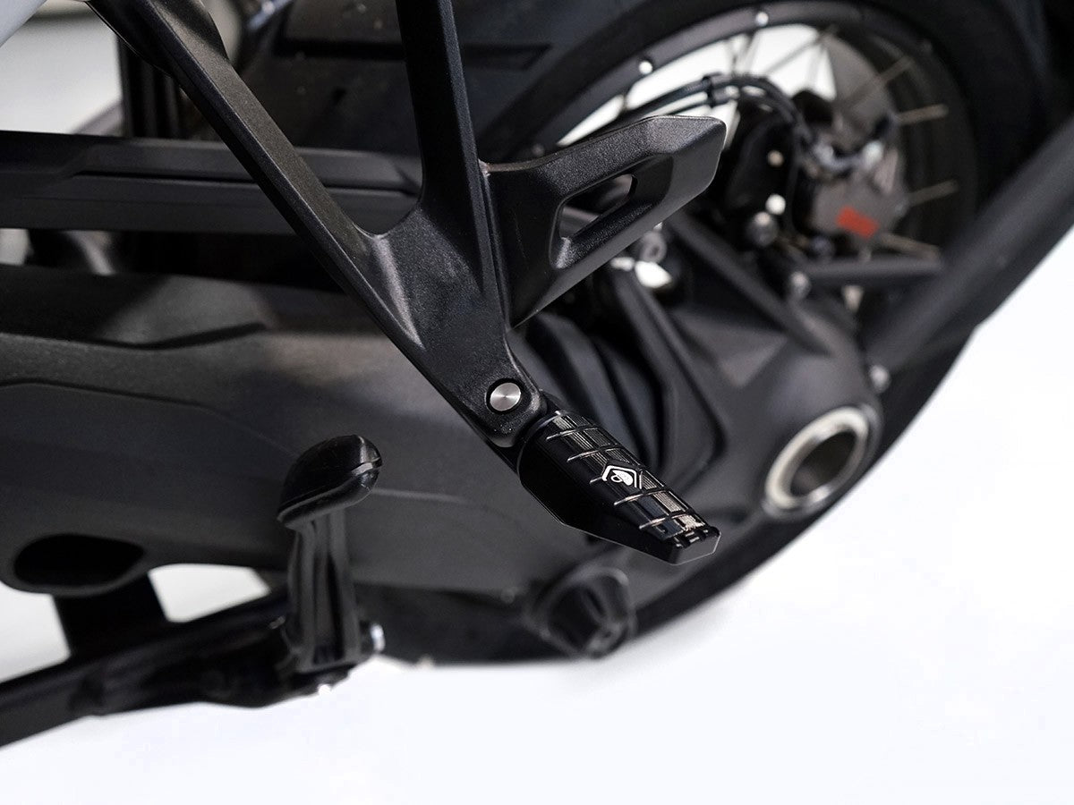 KPDM09 - BMW R1300GS SPORT PASSENGER FOOTPEGS KIT