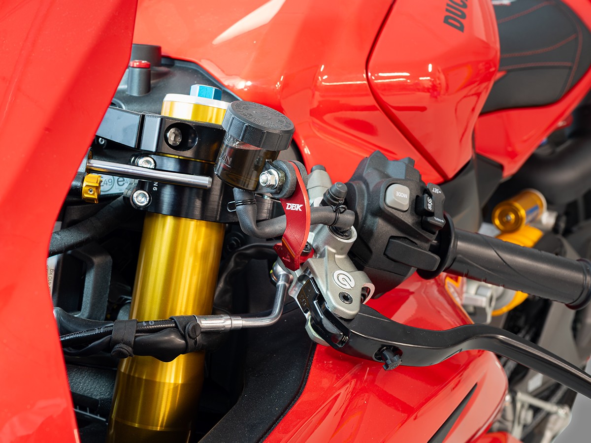 STA25 - PANIGALE V2 MY25 RACING BRACKET CLUTCH FLUID RESERVOIR