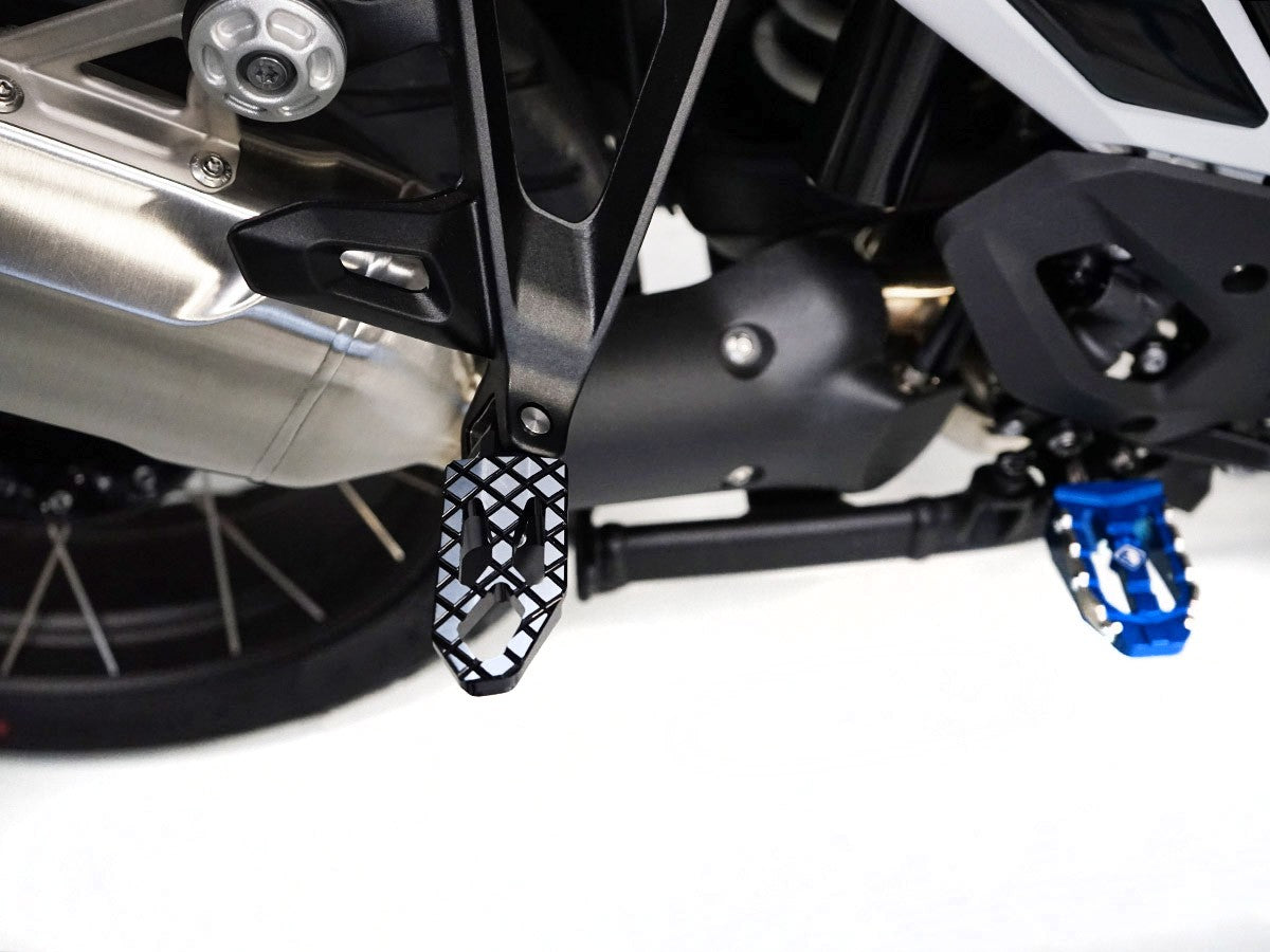 KPDM10 - BMW R1300GS TOURING PASSENGER FOOTPEGS KIT