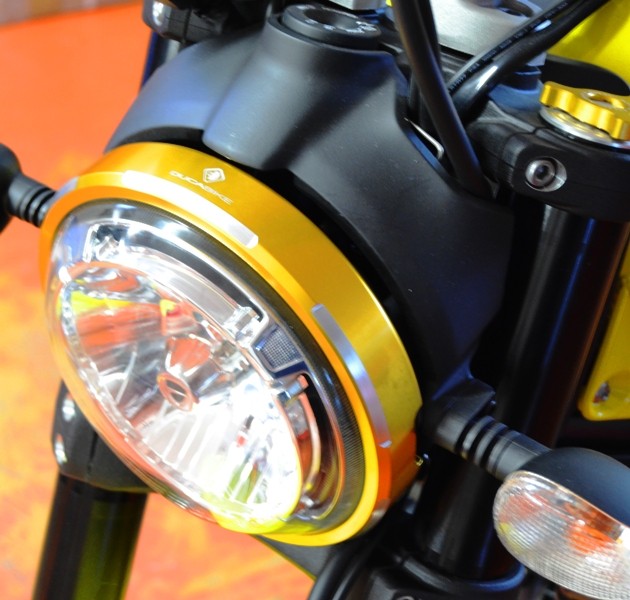 CFSCRA01 - SCRAMBLER BILLET ALUMINIUM HEADLIGHT TRIM
