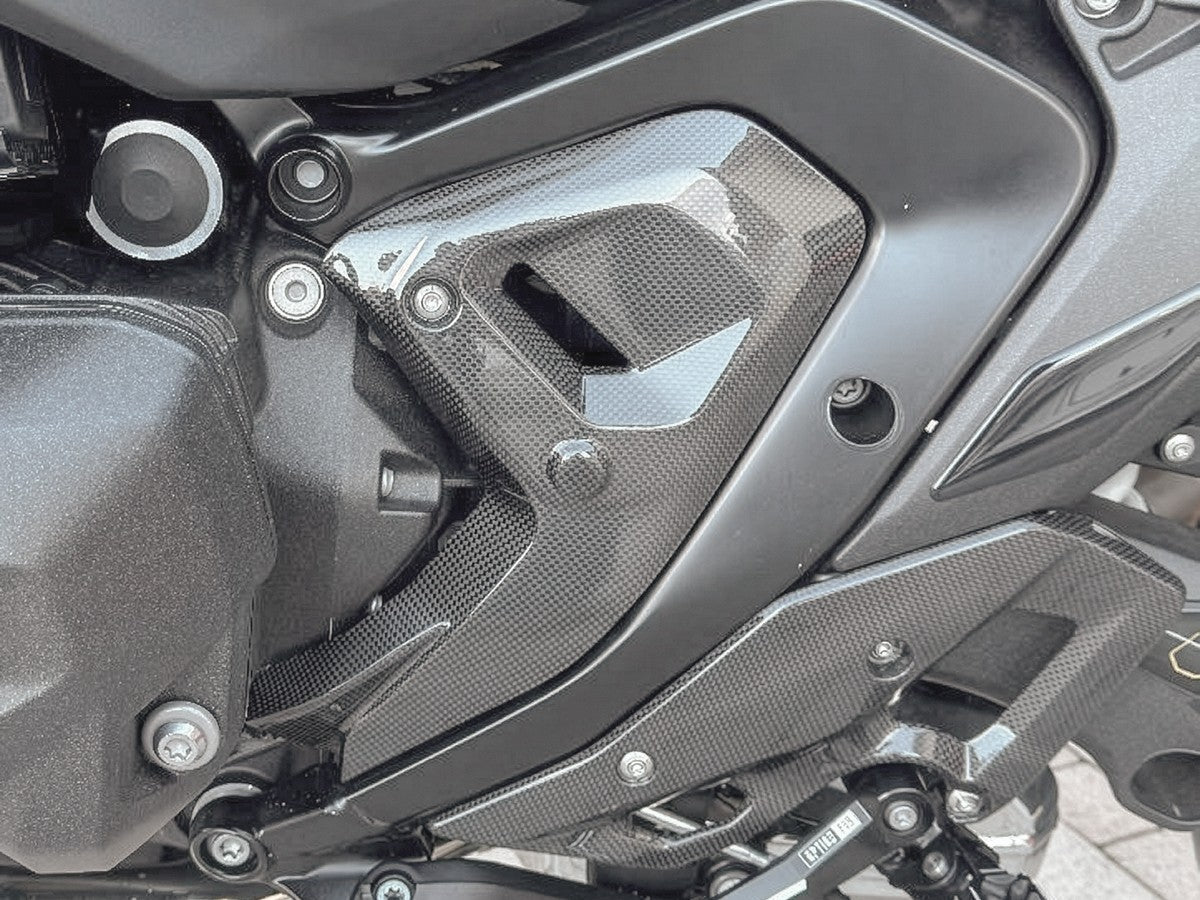 CRB182L BMW R1300GS Glossy Carbon Side Panels