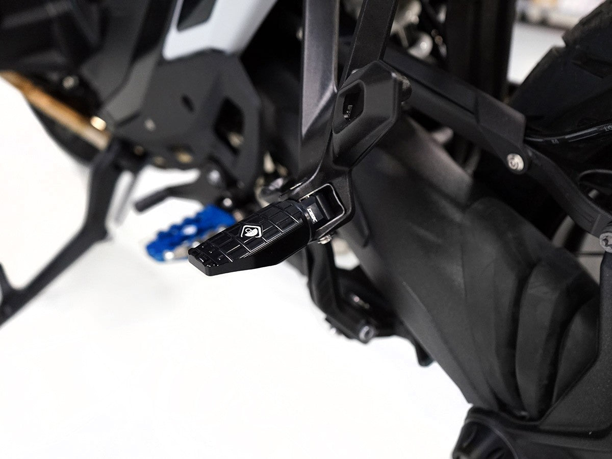 KPDM09 - BMW R1300GS SPORT PASSENGER FOOTPEGS KIT