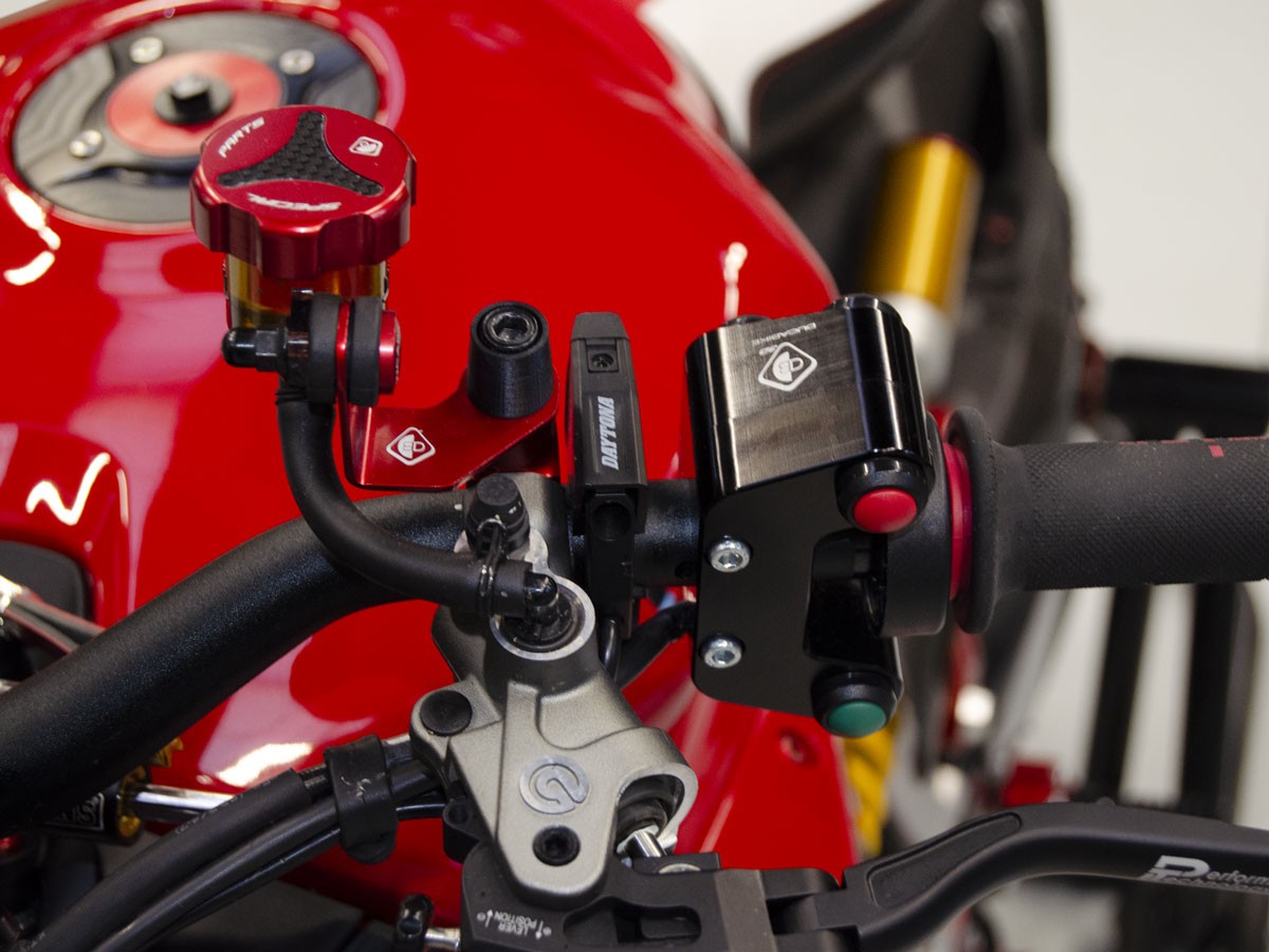 TLS01 - FLUID RESERVOIR CAPS