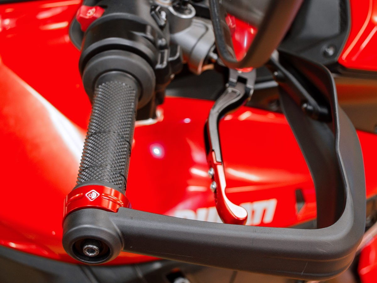 CM09 - HANDLEBAR ENDS