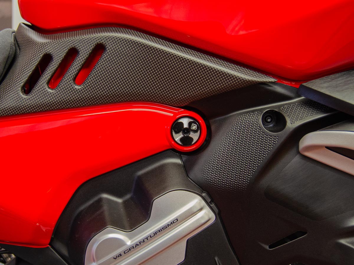 TTF09 - DIAVEL V4 SIDE CAPS KIT