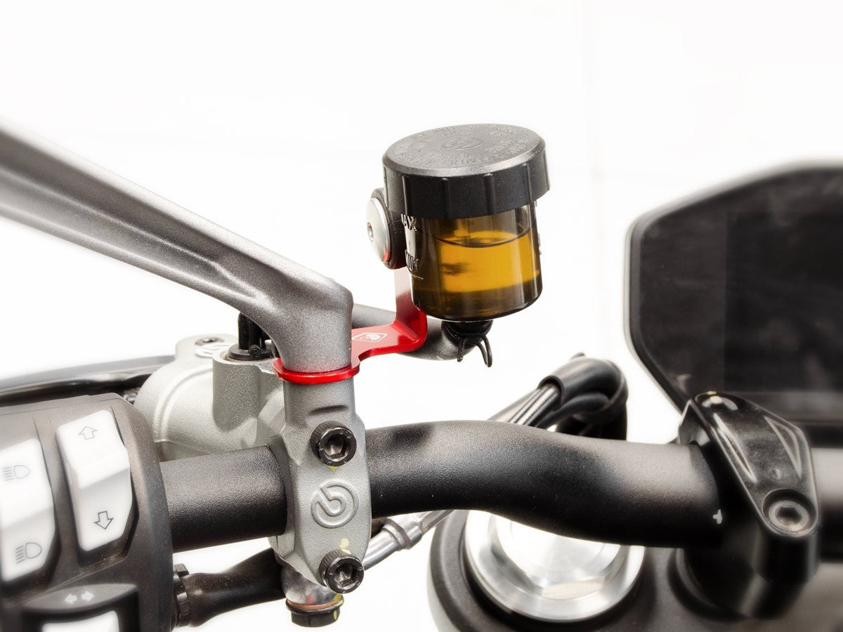 STA05 - CLUTCH FLUID RESERVOIR SUPPORT