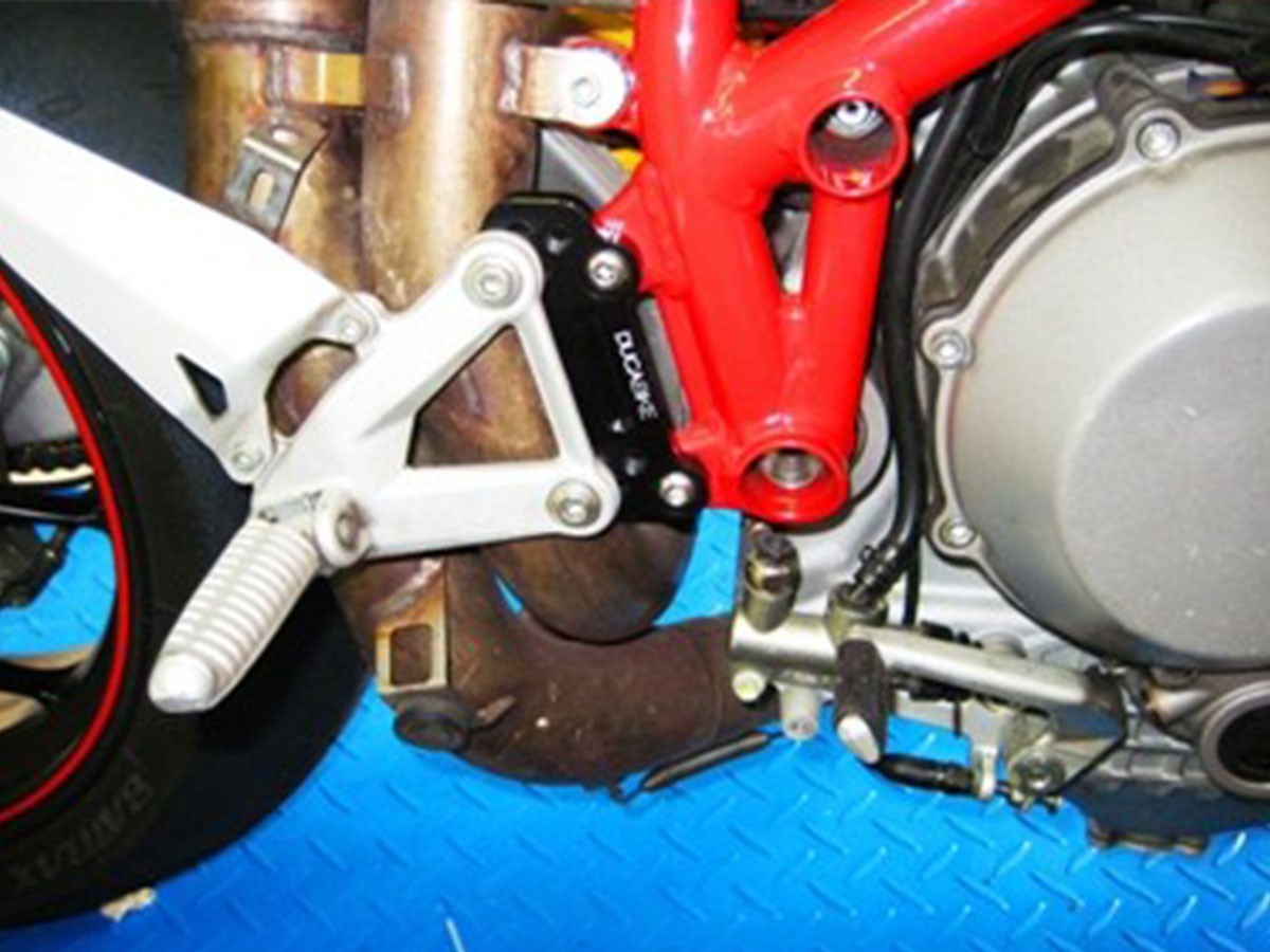 PAP01D - ADJUSTABLE REAR SETS SUPPORTS 848 / 1098 / 1198