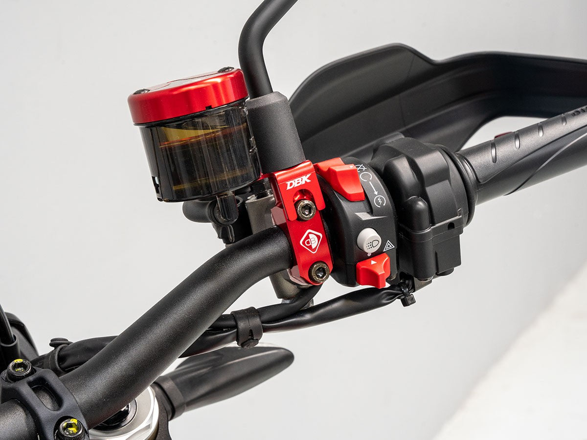 STA13 HM 698 Brake Fluid Reservoir Support