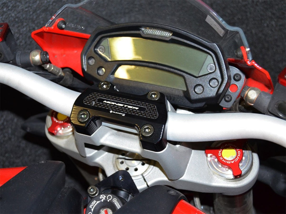 BM06 - HANDLEBAR CLAMP M696