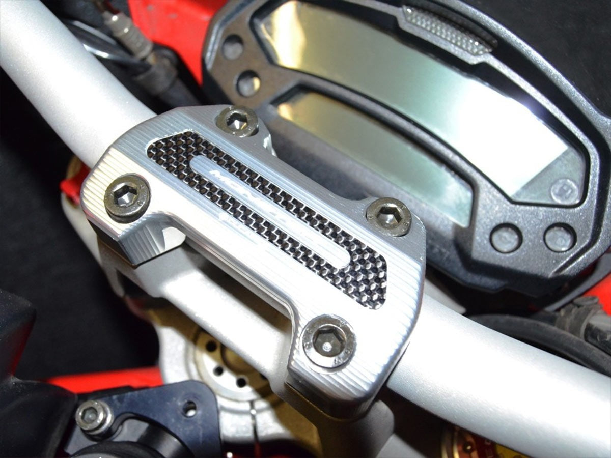 BM06 - HANDLEBAR CLAMP M696
